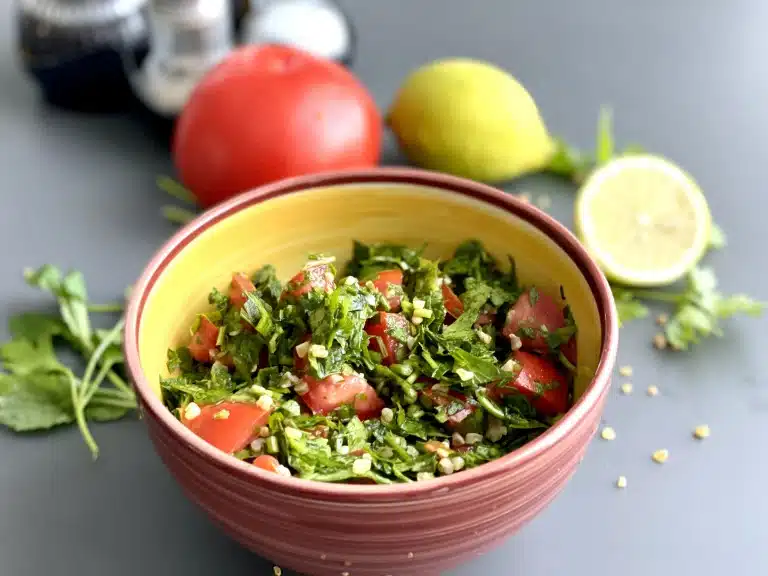 Tabboulleh ( Taboulé) – Salata de patrunjel verde cu bulgur – libaneza