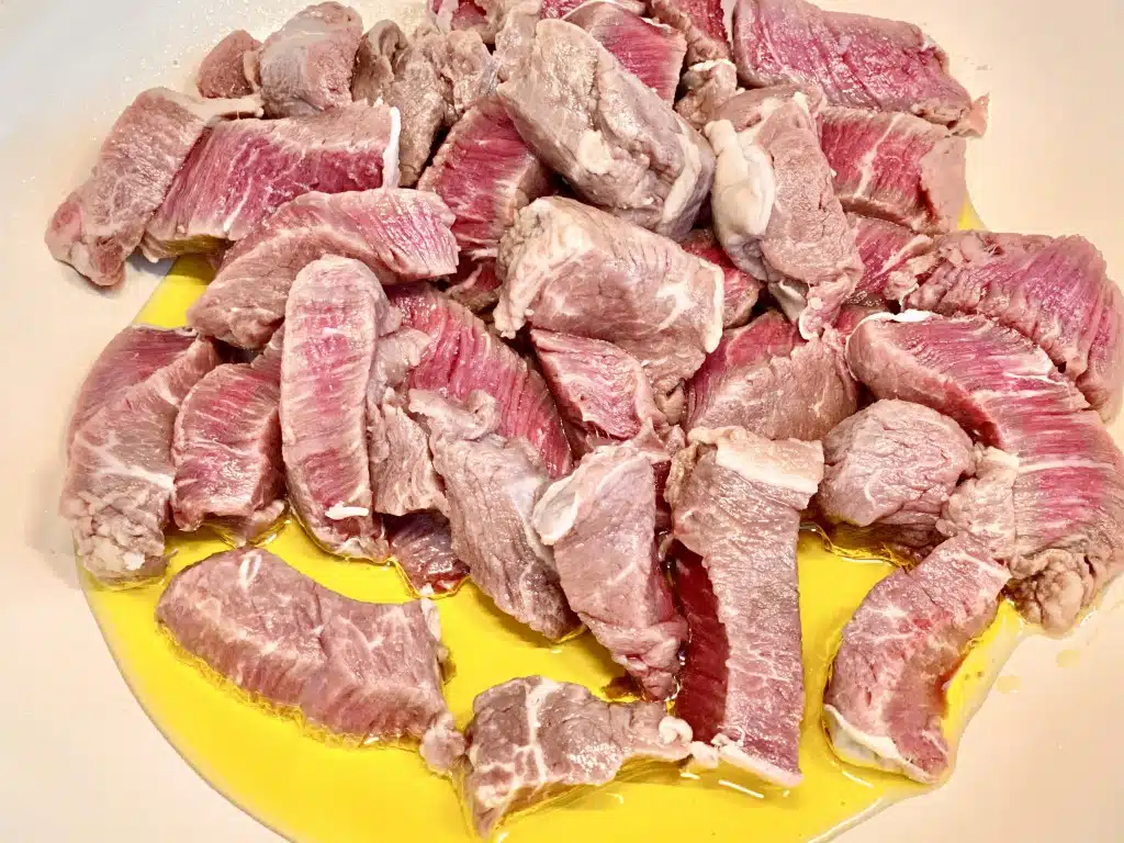 3C244BA5-01EC-4C3F-8CC4-111AADAAA701 Ras Asfour – Carne de vita in sos de rodii – libaneza
