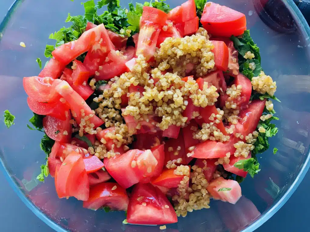 3C4B0C79-4F0B-419A-85CD-7F1736CFC6C3 Tabboulleh ( Taboulé) – Salata de patrunjel verde cu bulgur – libaneza