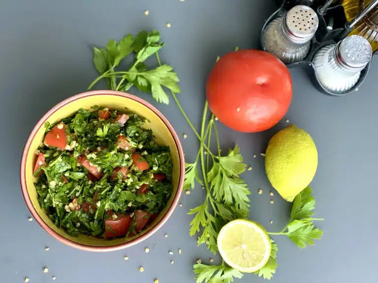 Tabboulleh ( Taboulé) – Salata de patrunjel verde cu bulgur – libaneza