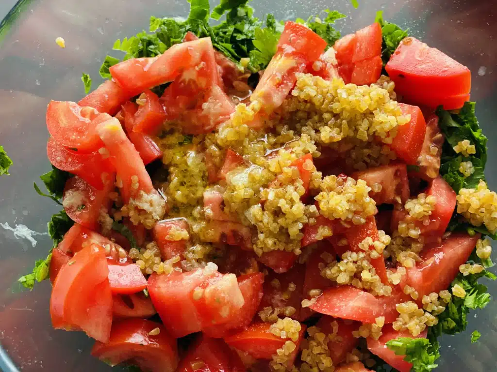 BFCDB56E-17D6-4795-A2D1-8074951894DF Tabboulleh ( Taboulé) – Salata de patrunjel verde cu bulgur – libaneza