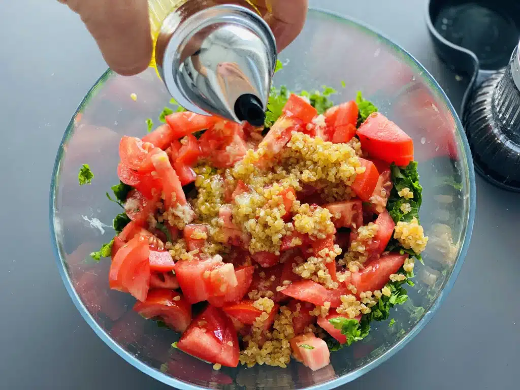 C104B2B5-F03E-4FA4-96E0-CBAA0E8CFCBD Tabboulleh ( Taboulé) – Salata de patrunjel verde cu bulgur – libaneza