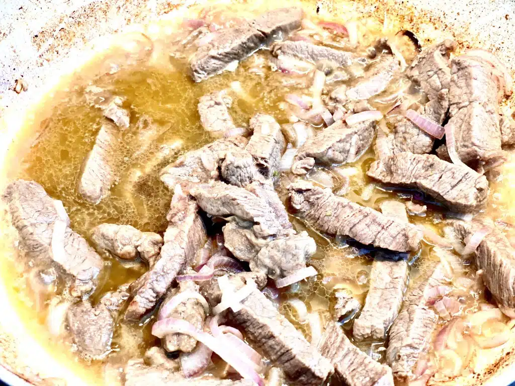 C87D355F-C44C-4C67-9731-C93EEDFC7D06 Ras Asfour – Carne de vita in sos de rodii – libaneza