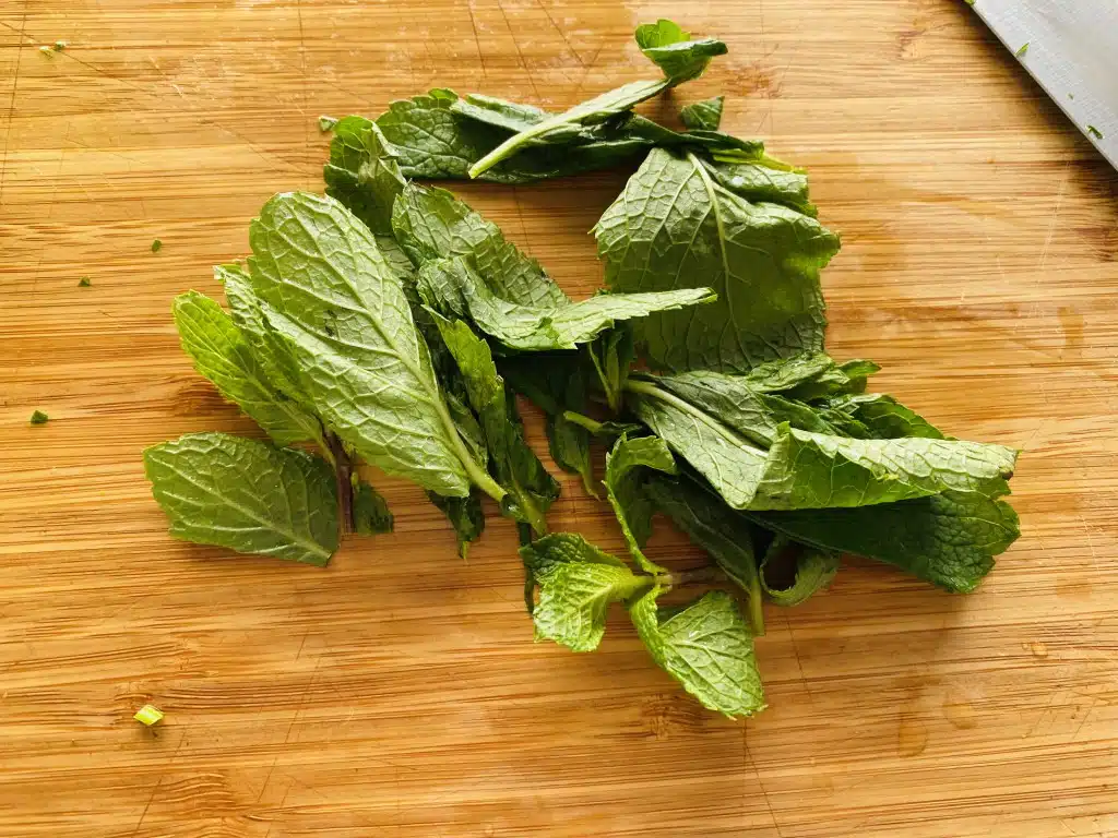 D392D52B-A80F-4727-9025-D39F7484D2D0 Tabboulleh ( Taboulé) – Salata de patrunjel verde cu bulgur – libaneza