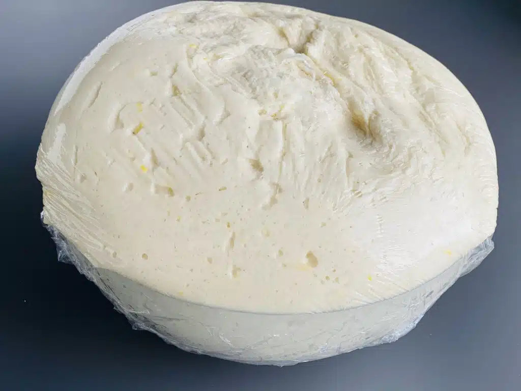 CE504D2F-D952-46E9-B0B6-F04B9C3EEAA8 Mucenici umpluti cu crema de cacao, nuca si rahat, insiropati si decorati – de post