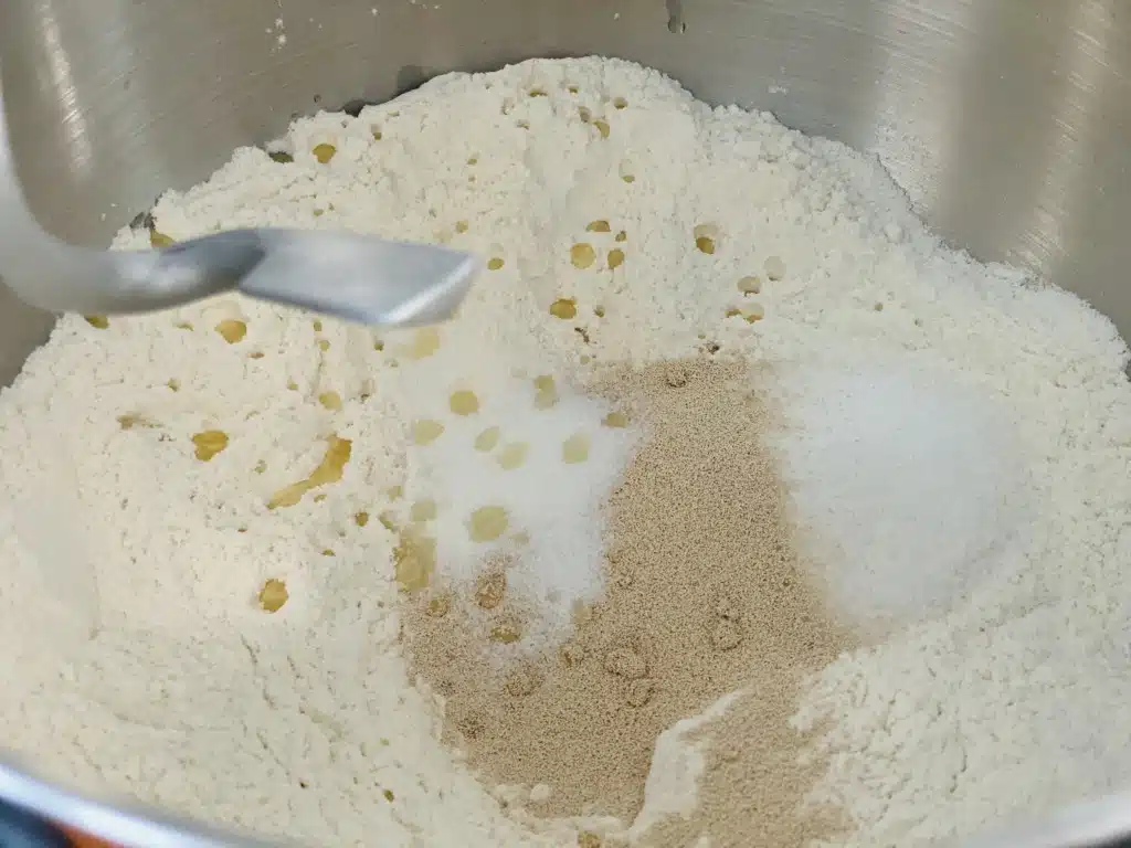 CF335617-3AAD-4DB1-B16F-745F06B340E4 Mucenici umpluti cu crema de cacao, nuca si rahat, insiropati si decorati – de post