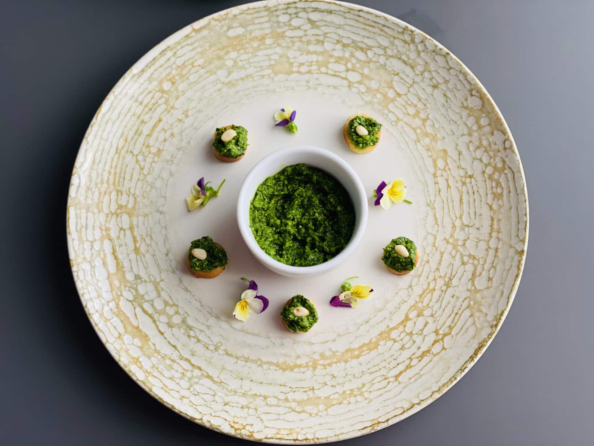 Pesto de leurda (usturoi salbatic)