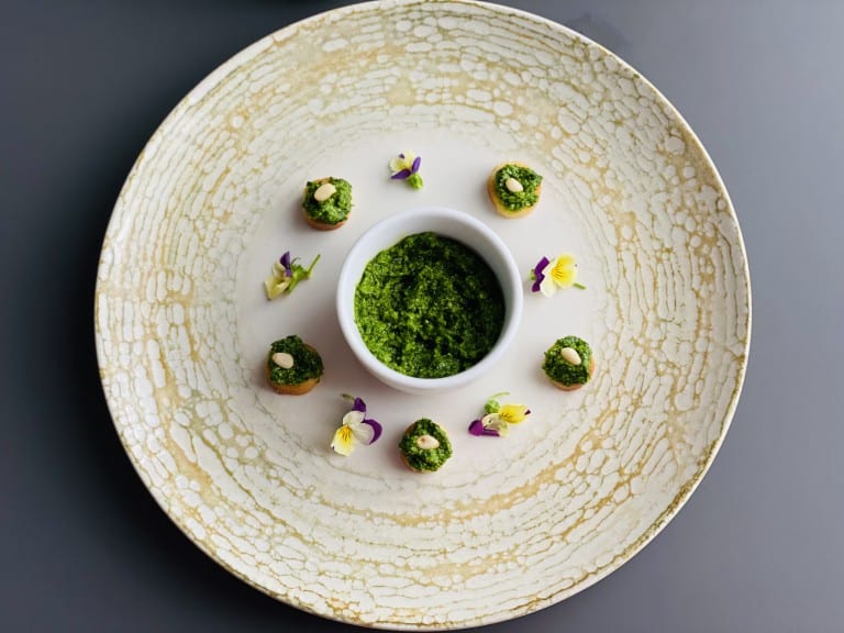 Pesto de leurda (usturoi salbatic)