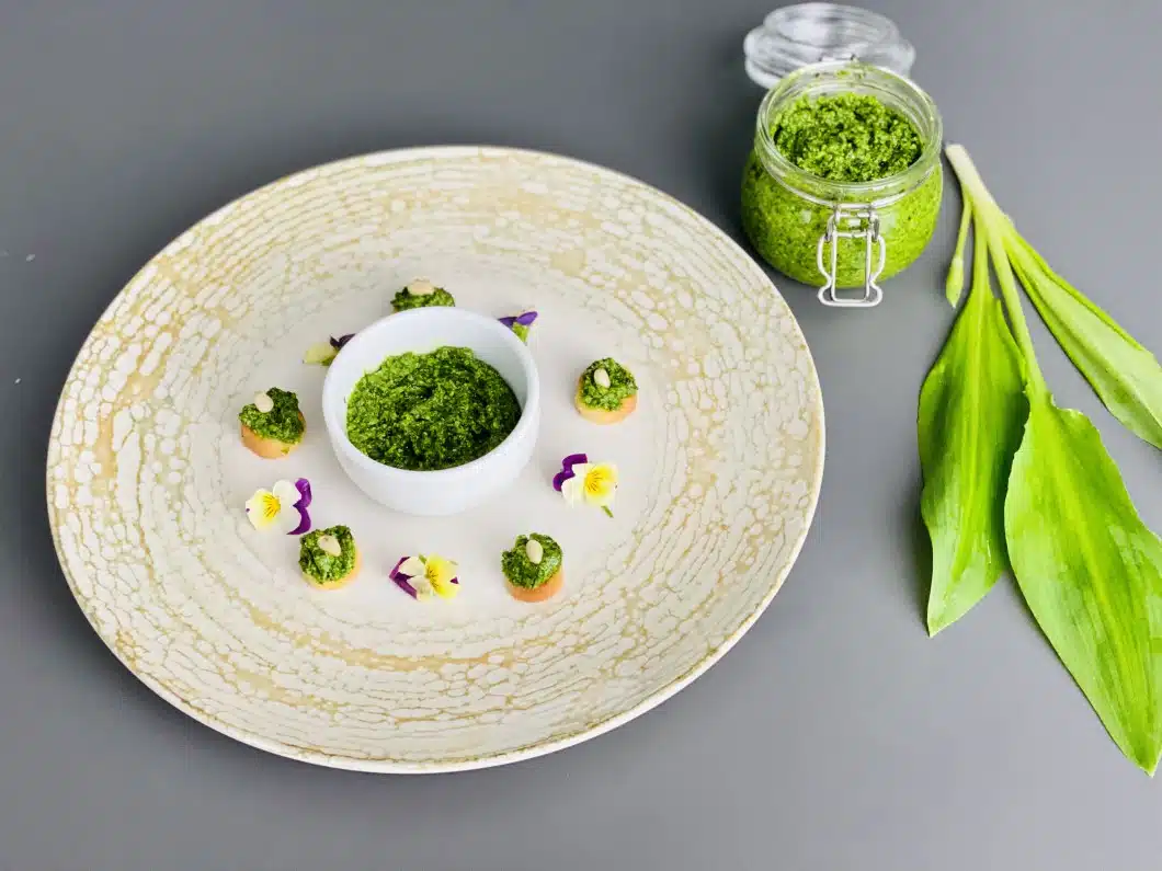 Pesto de leurda (usturoi salbatic)