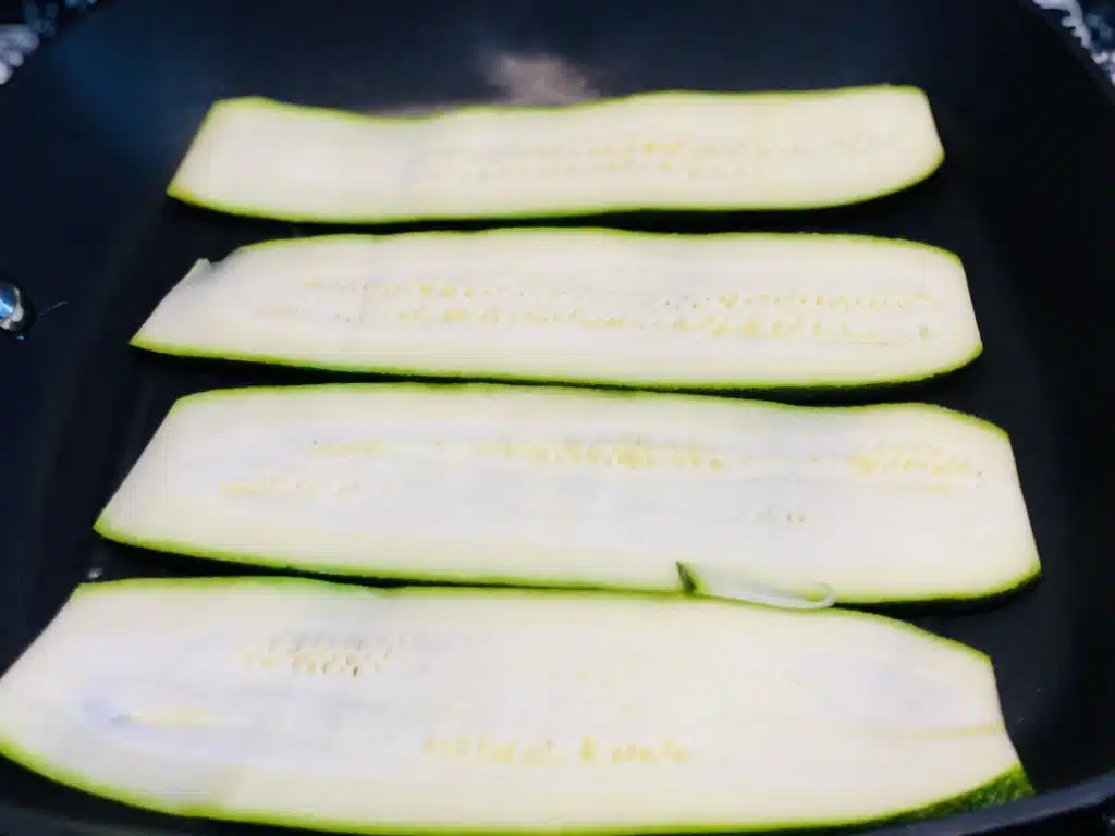 8BF864C7-0C26-493D-997C-465C316B01A5 Rulouri din dovlecei zucchini