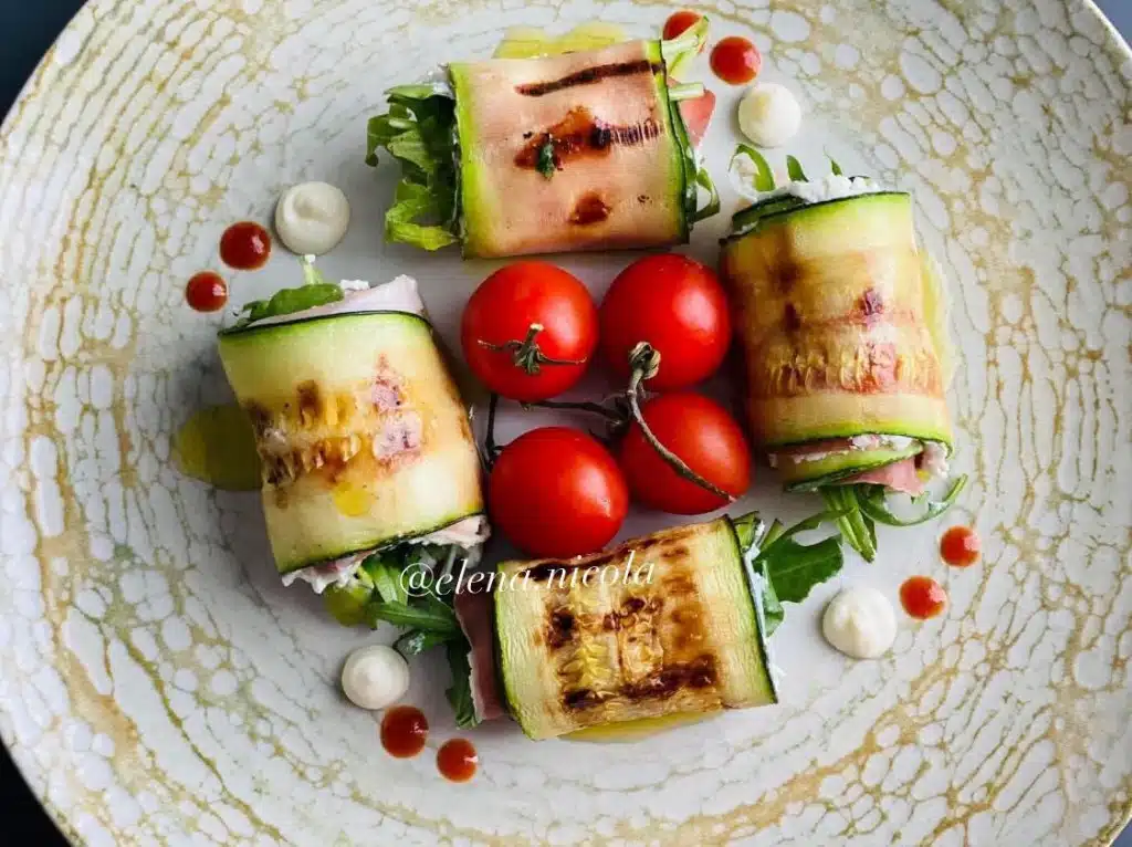 CC2D05F0-A492-4604-82AD-370ABDA2B795 Rulouri din dovlecei zucchini