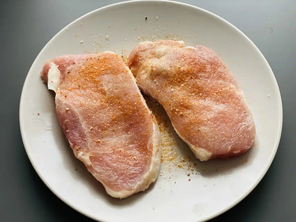 29E8E19C-B62D-43B1-929A-BB4D741215AC Cotlet de porc aromatizat in pesto de patrunjel