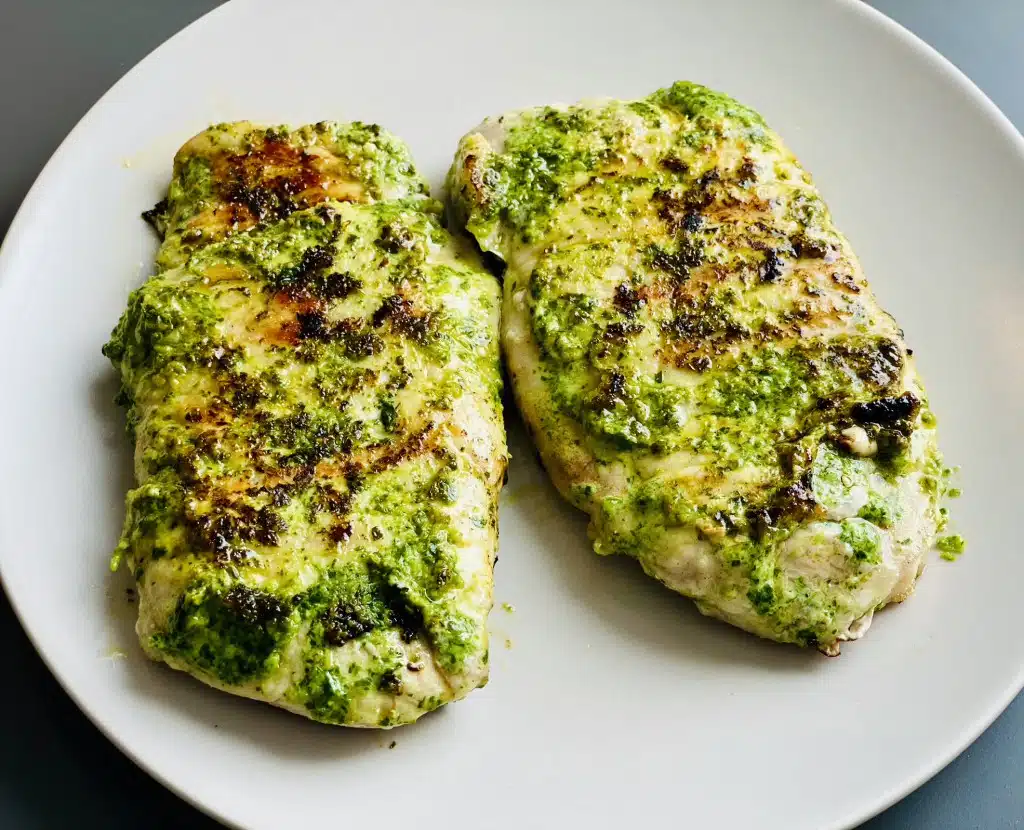 4E10BE68-0E8C-4D73-AEC8-6533B9BE0EDA Cotlet de porc aromatizat in pesto de patrunjel