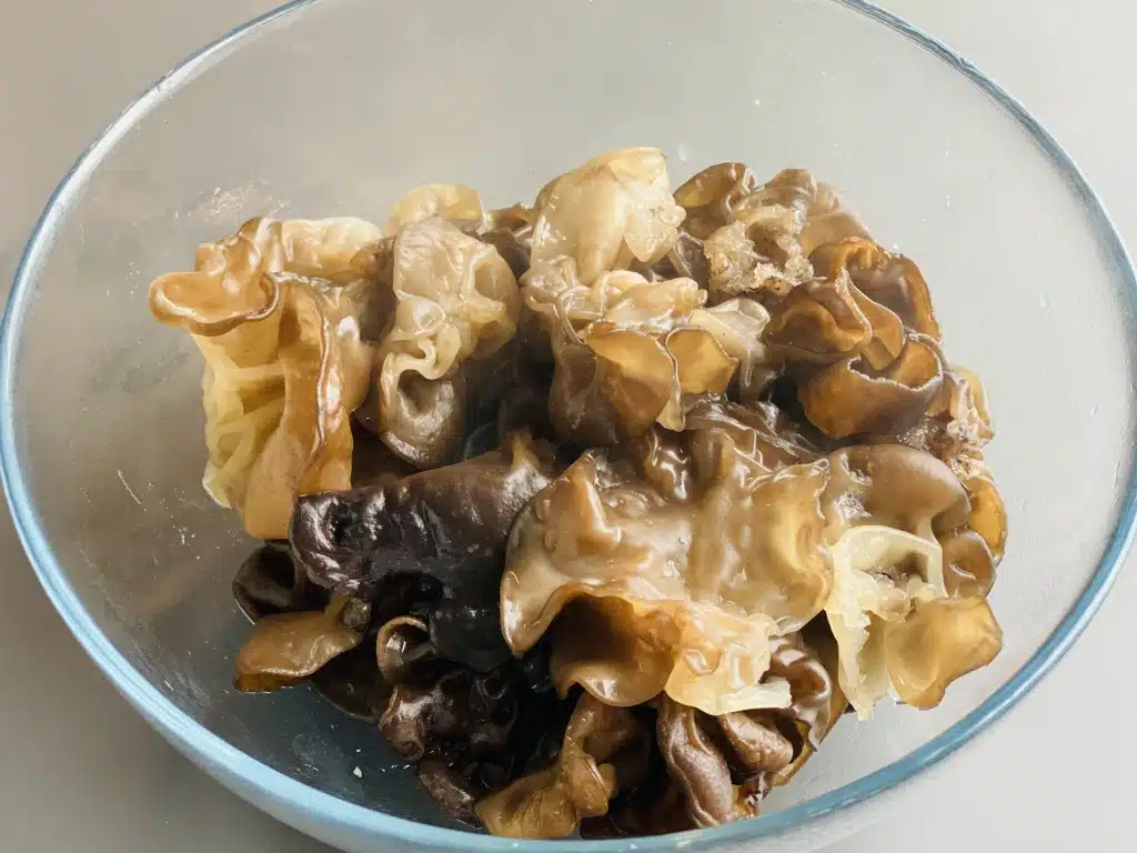 59D5091D-9310-459F-9769-FAC5044AB23F Salata de ciuperci urechi de lemn – reteta asiatica