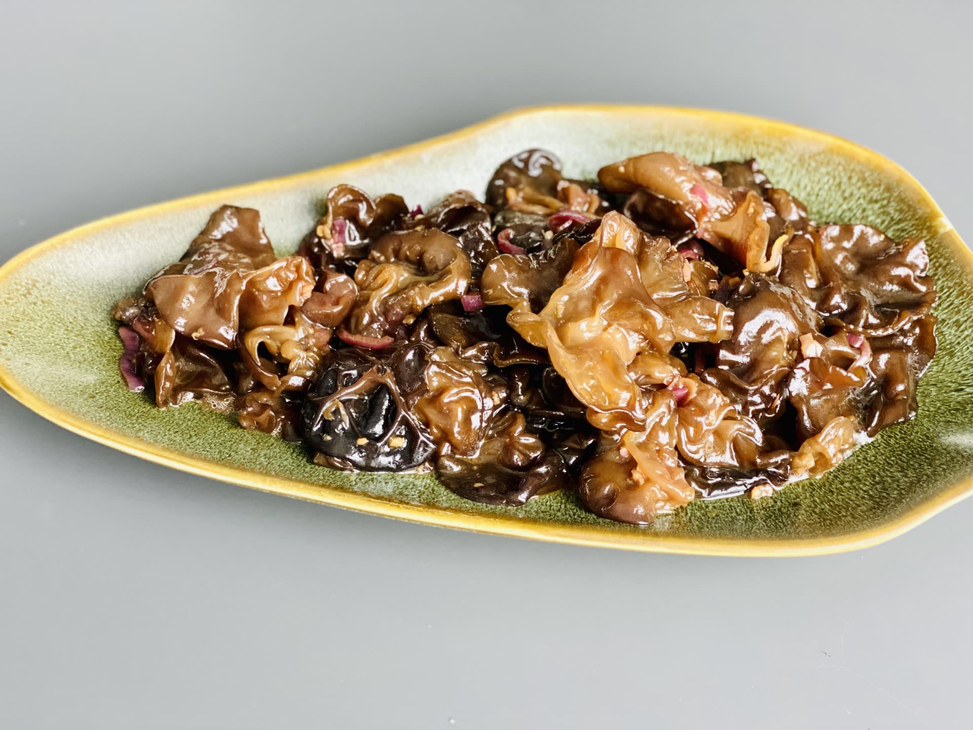 Salata de ciuperci urechi de lemn – reteta asiatica