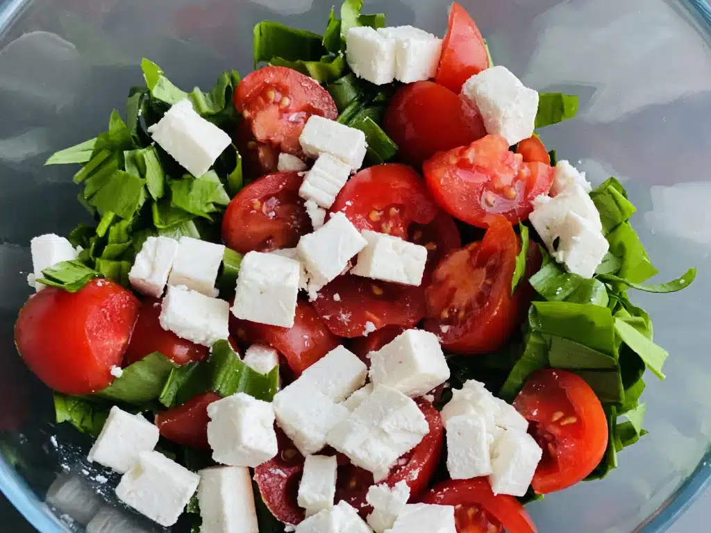 81C01FF3-D82F-476B-B9CE-786CBD4A148B Salata de leurda