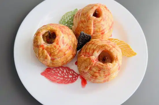Pere umplute, infasurate in aluat foietaj – la cuptor
