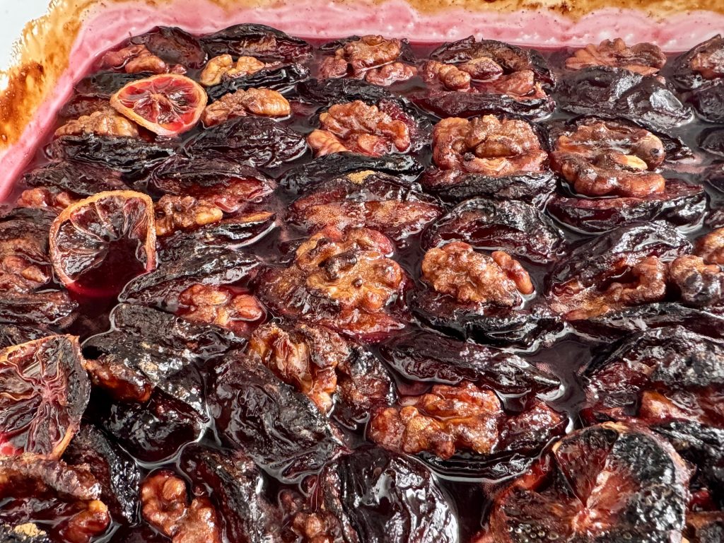 IMG_6504 Prune umplute cu miez de nucă la cuptor – rețeta confiată cu lămâie și scorțișoară