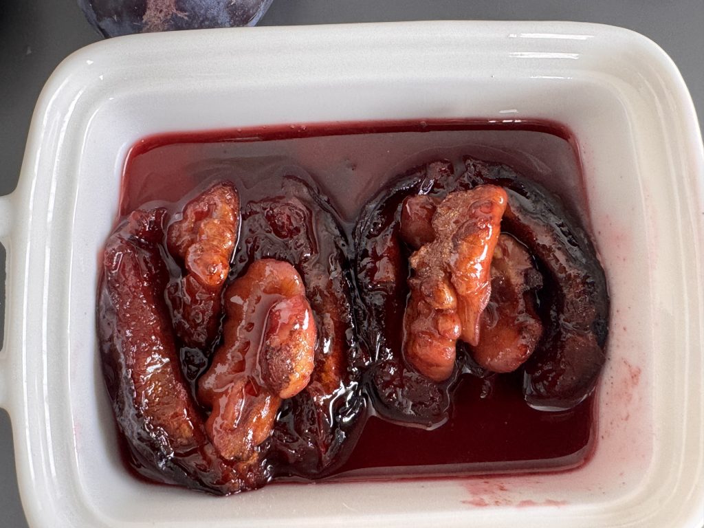 IMG_6517 Prune umplute cu miez de nucă la cuptor – rețeta confiată cu lămâie și scorțișoară